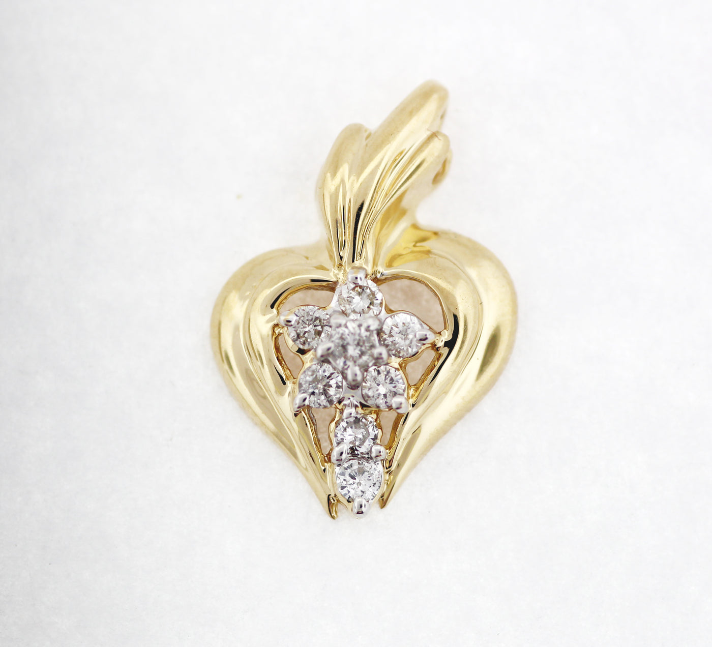 ESTATE 14KY .28 CTTW DIAMOND HEART PENDANT H-I1