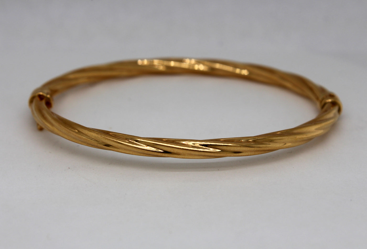 14KY Bangle Bracelet