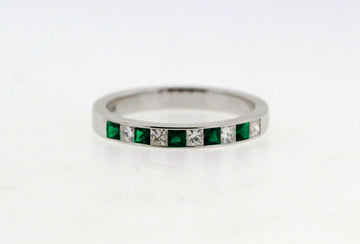 14KW .29 CTTW EMERALD AND DIAMOND RING .27 CTTW