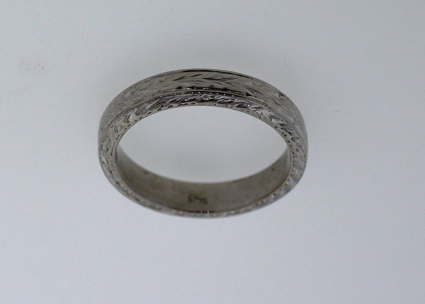 PLATINUM ENGRAVED WEDDING BAND