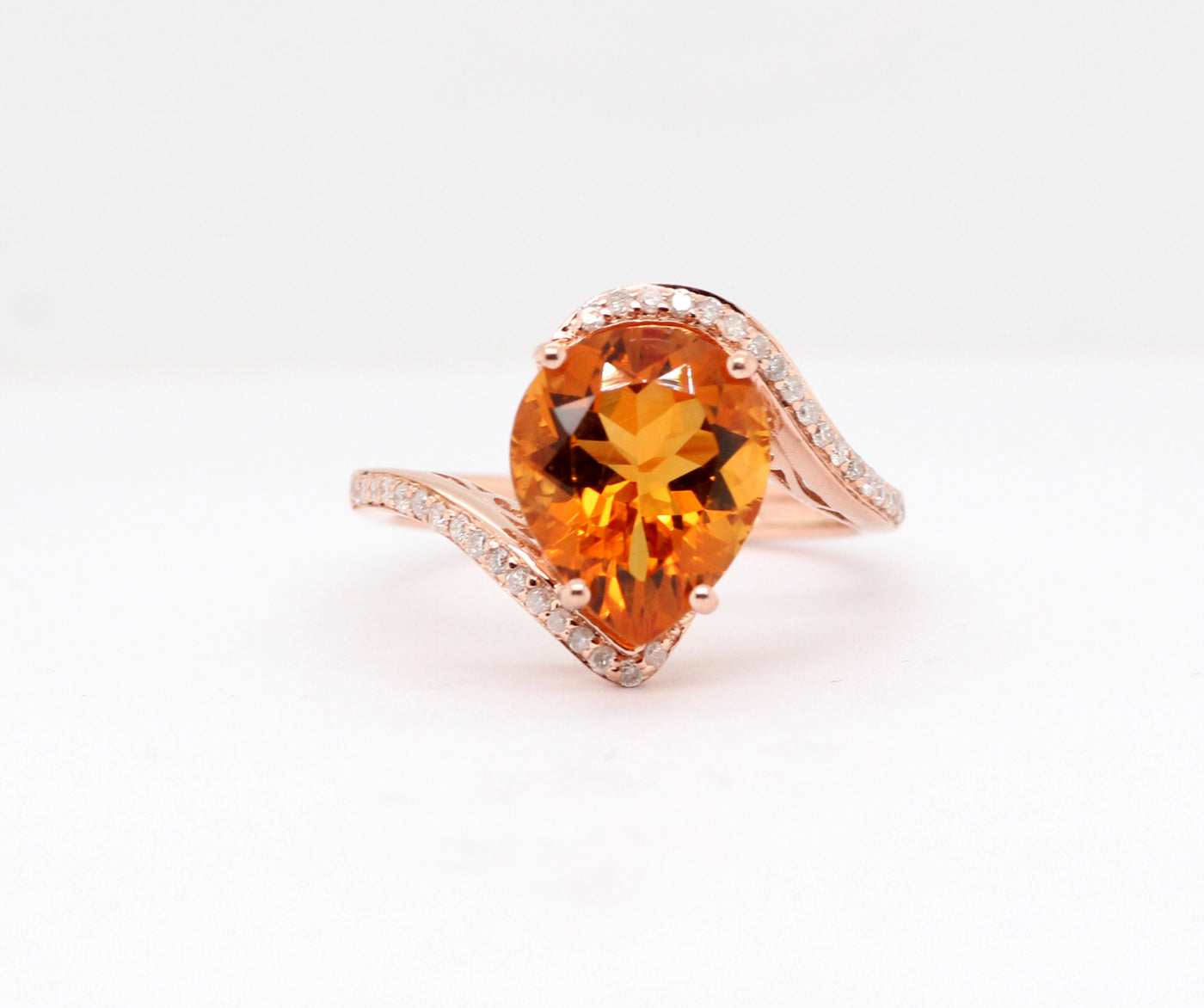 14KR 3.50 CT CITRINE AND DIAMOND RING, .25 CTTW IJ-I1