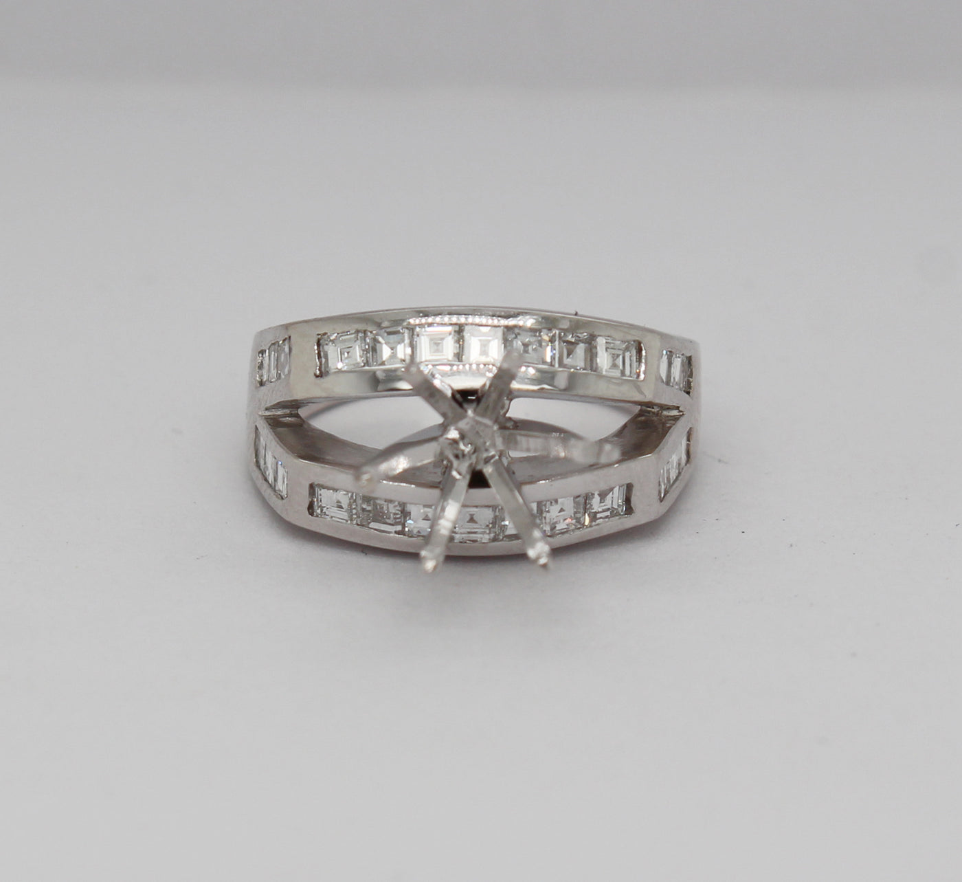 Estate 18KW .75 Cttw Diamond Semi Mount Ring F in Color and VS1 in Cla