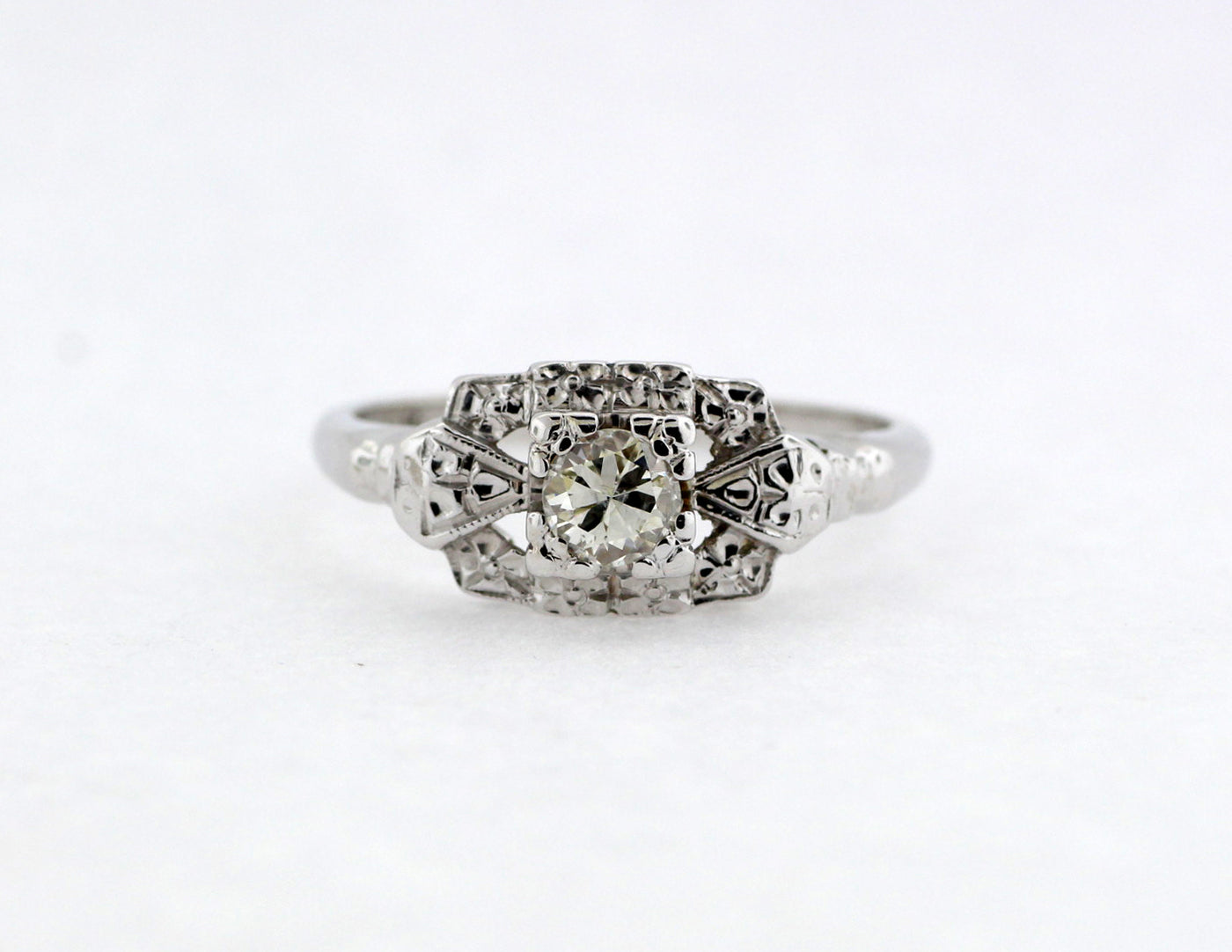 ESTATE 14KW .30 CTTW VINTAGE DIAMOND RING I-SI1