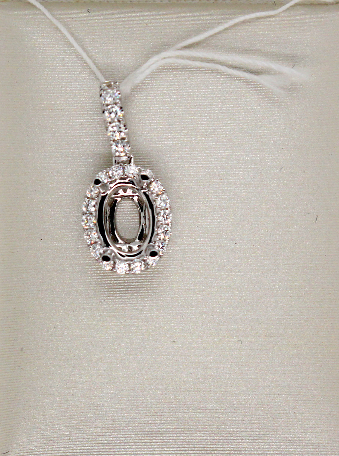 18KW .32 Cttw Diamond Pendant