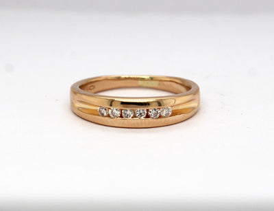 Estate 14KY .20 Cttw Diamond Ring I in color and SI2 in Clarity