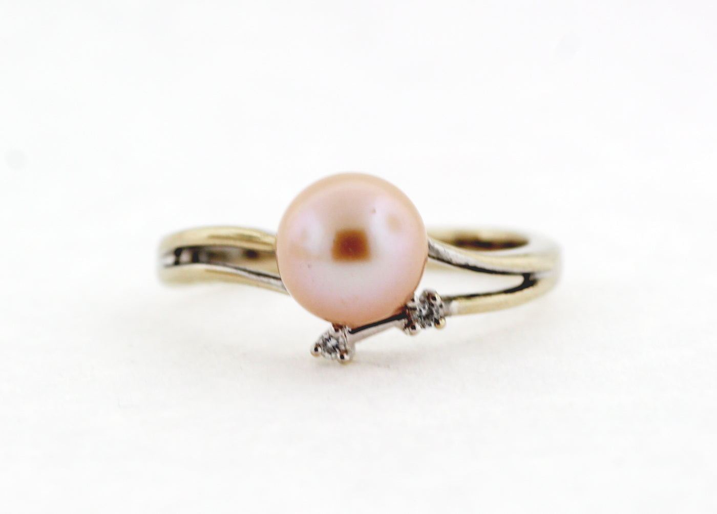 ESTATE 14KW 7.5 MM CULTURED PEARL AND DIAMOND RING .02 CTTW H-SI2