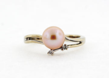 ESTATE 14KW 7.5 MM CULTURED PEARL AND DIAMOND RING .02 CTTW H-SI2