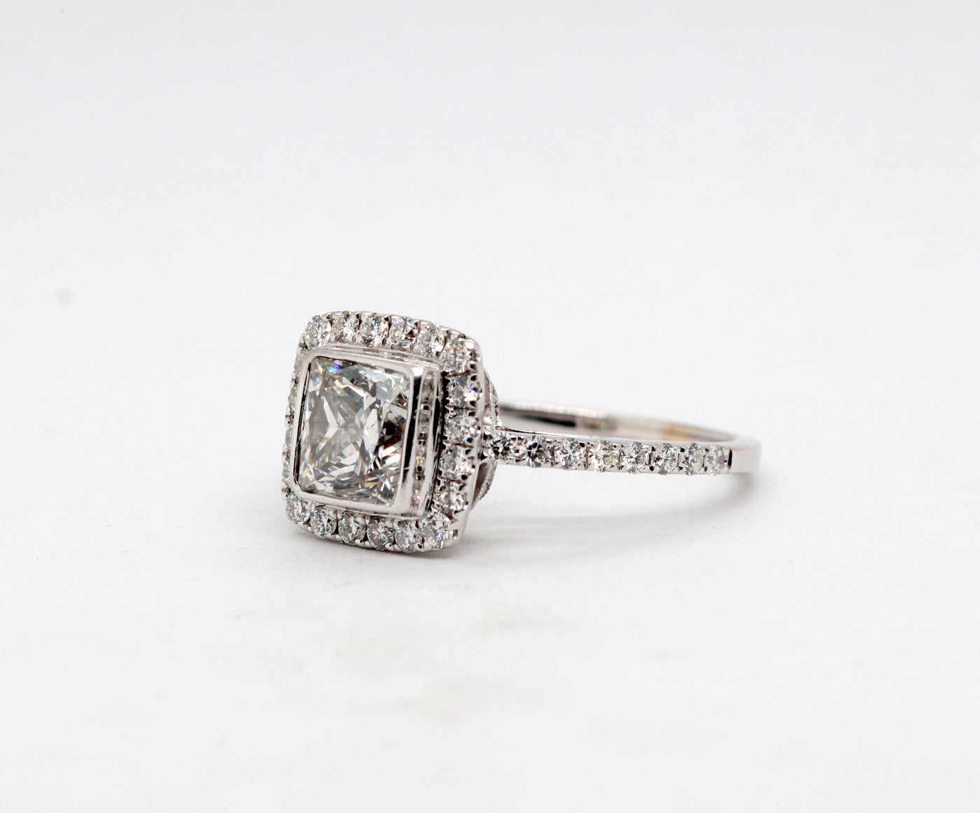 18KW 2.16 Cttw Diamond Halo Engagement Ring