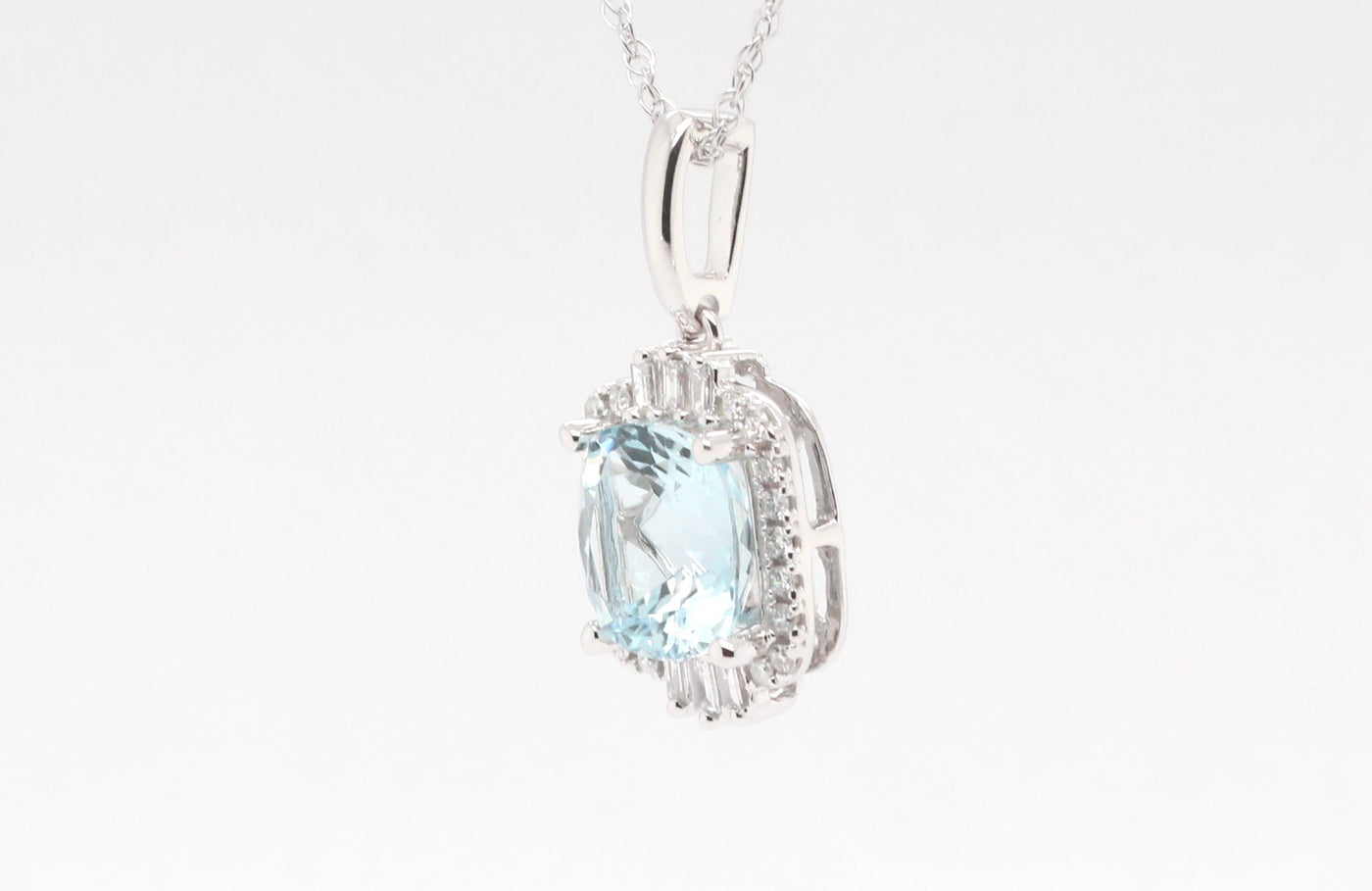 14KW 1.90 Ct Aquamarine and Diamond Pendant