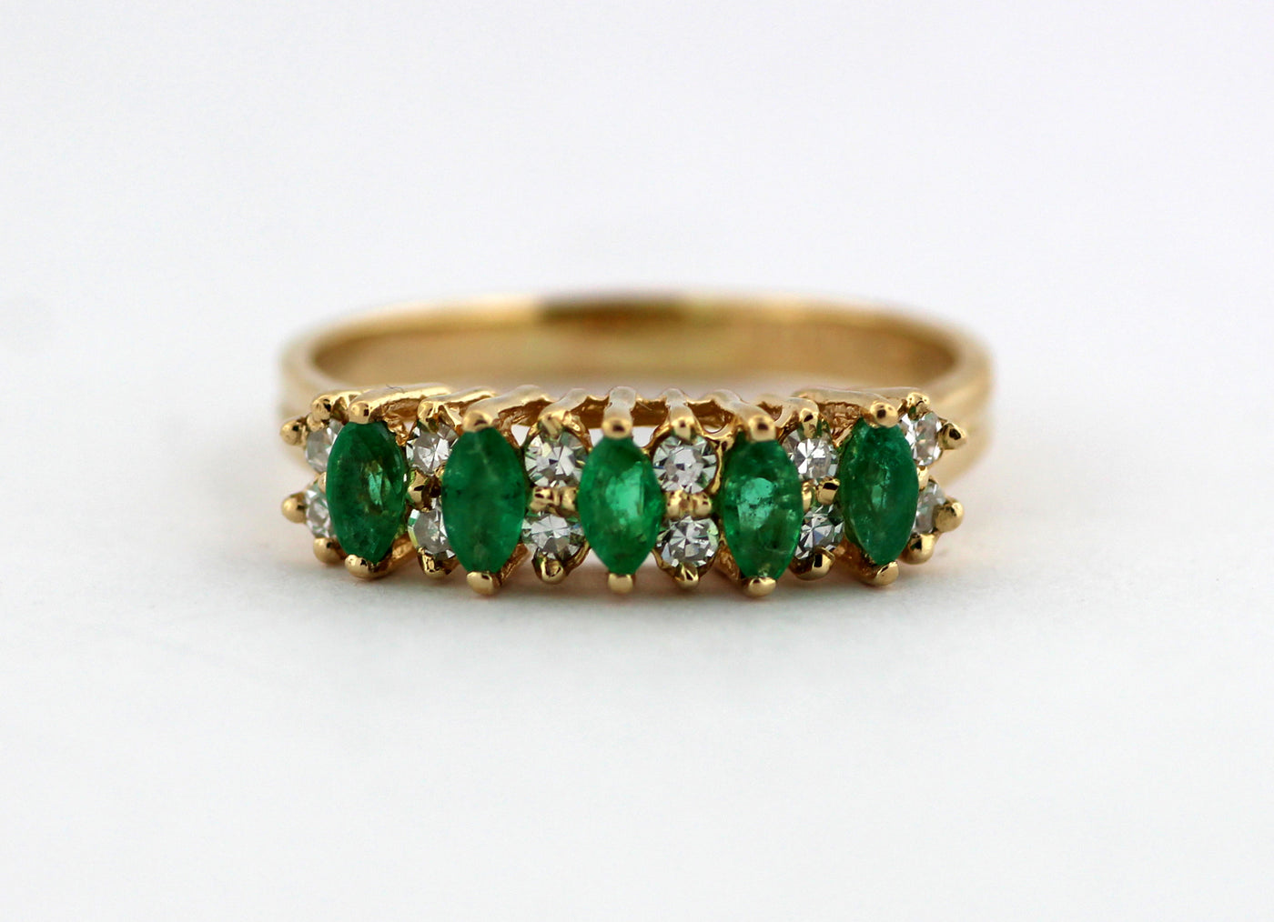 ESTATE 14KY .45 CTTW EMERALD AND DIAMOND RING .18 CTTW
