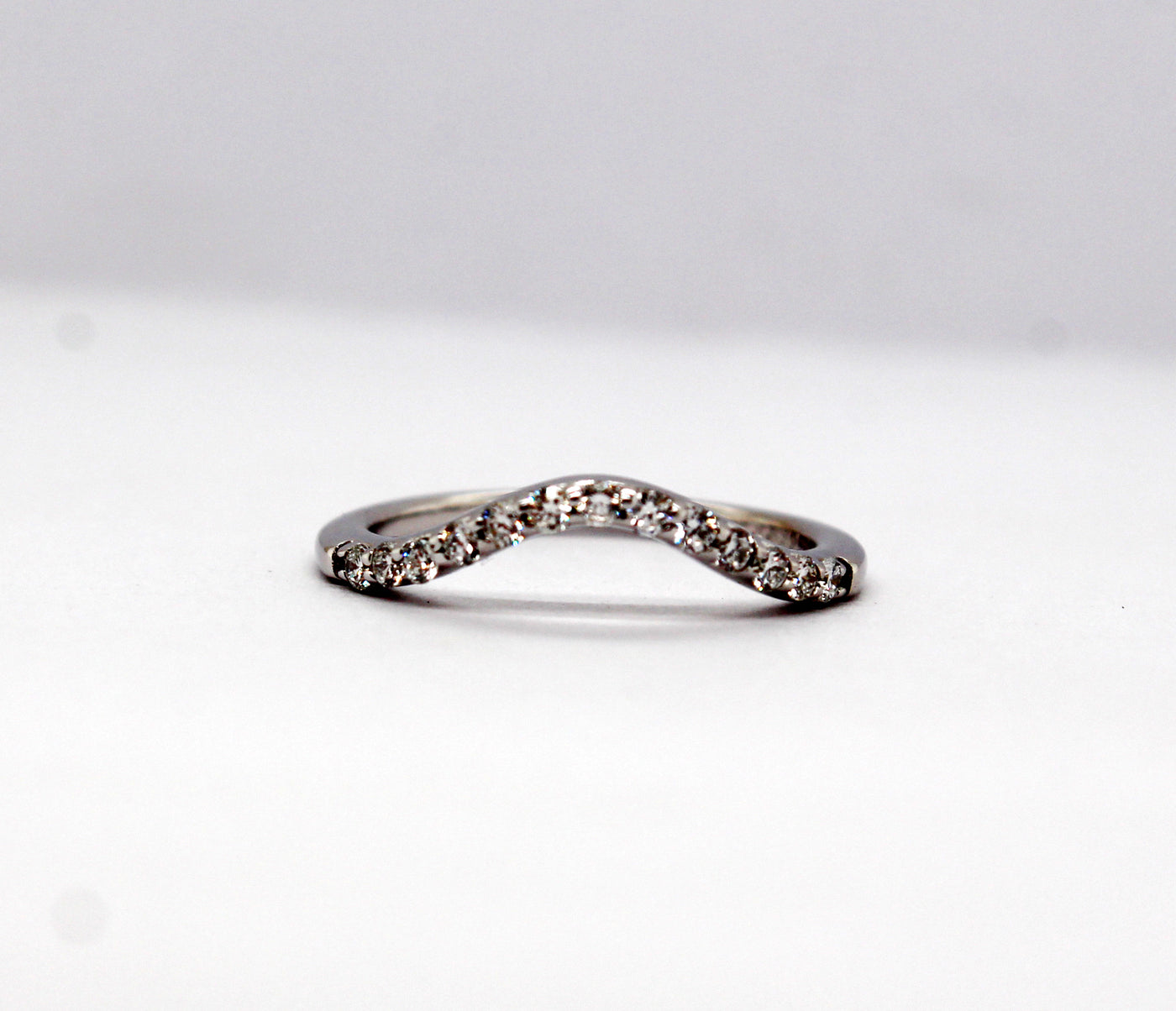 Estate 14KW .20 Cttw Diamond Curved Wedding Band