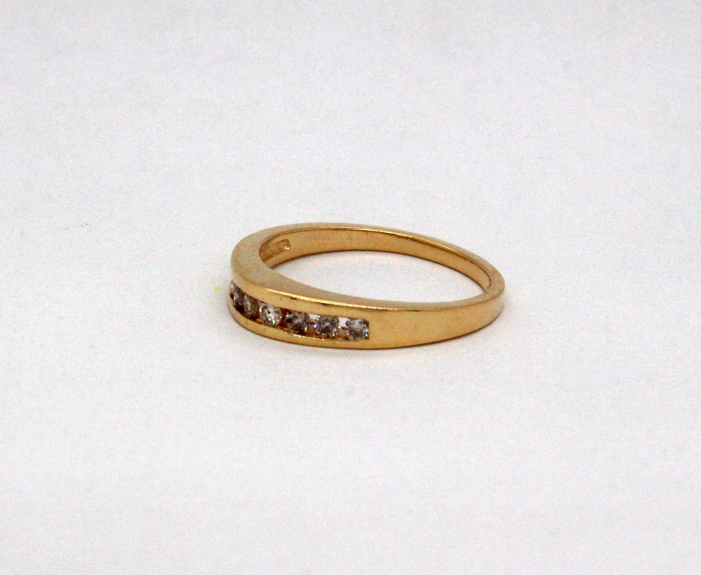 Estate 14KY .20 Cttw Diamond Channel Band