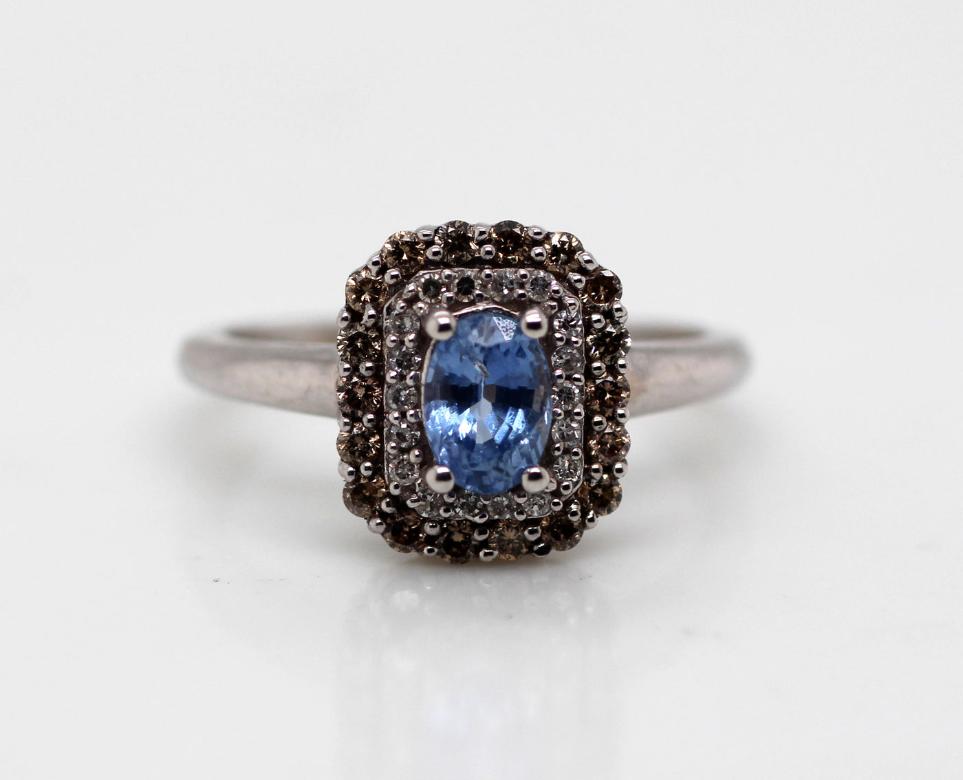 ESTATE 14KY.60 CT BLUE SAPPHIRE AND DIAMOND RING, .30 CTW
