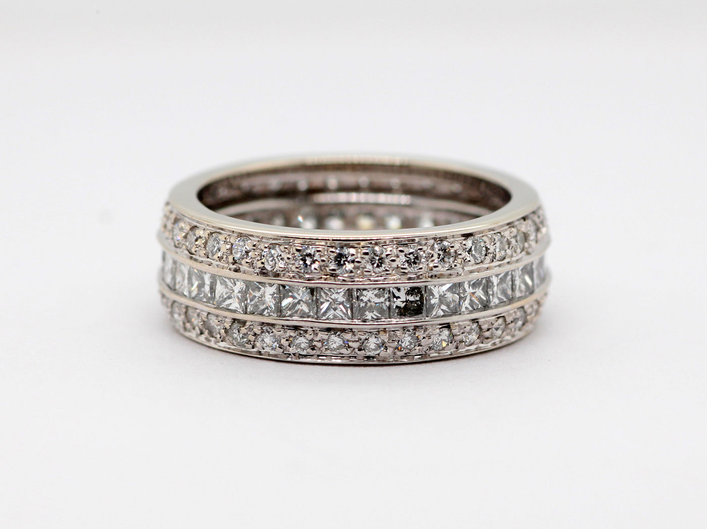 ESTATE 14KW 2.22 CTW RD/PRINCESS CUT DIAMOND ETERNITY BAND