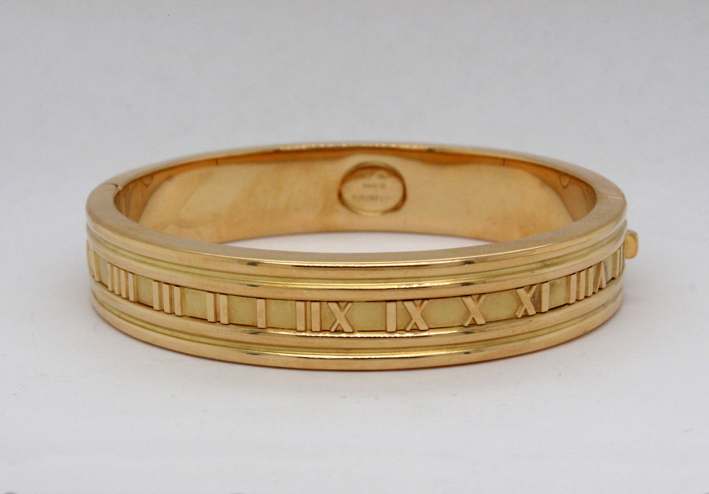 18KY Tiffany and Co Atlas Bangle