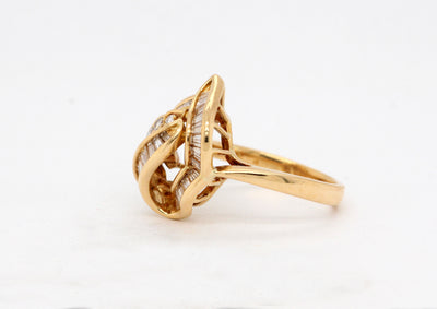 18KY 1.09 Cttw Diamond Swirl Ring