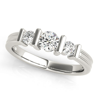 ENGAGEMENT RINGS 3 STONE ROUND