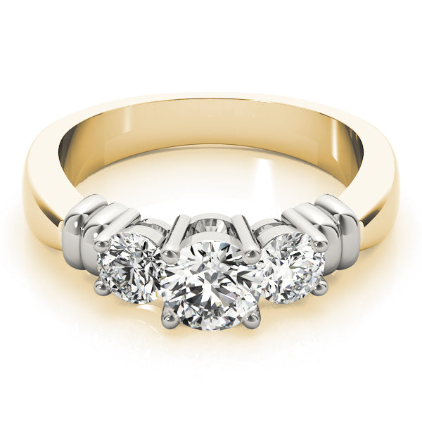 ENGAGEMENT RINGS 3 STONE ROUND