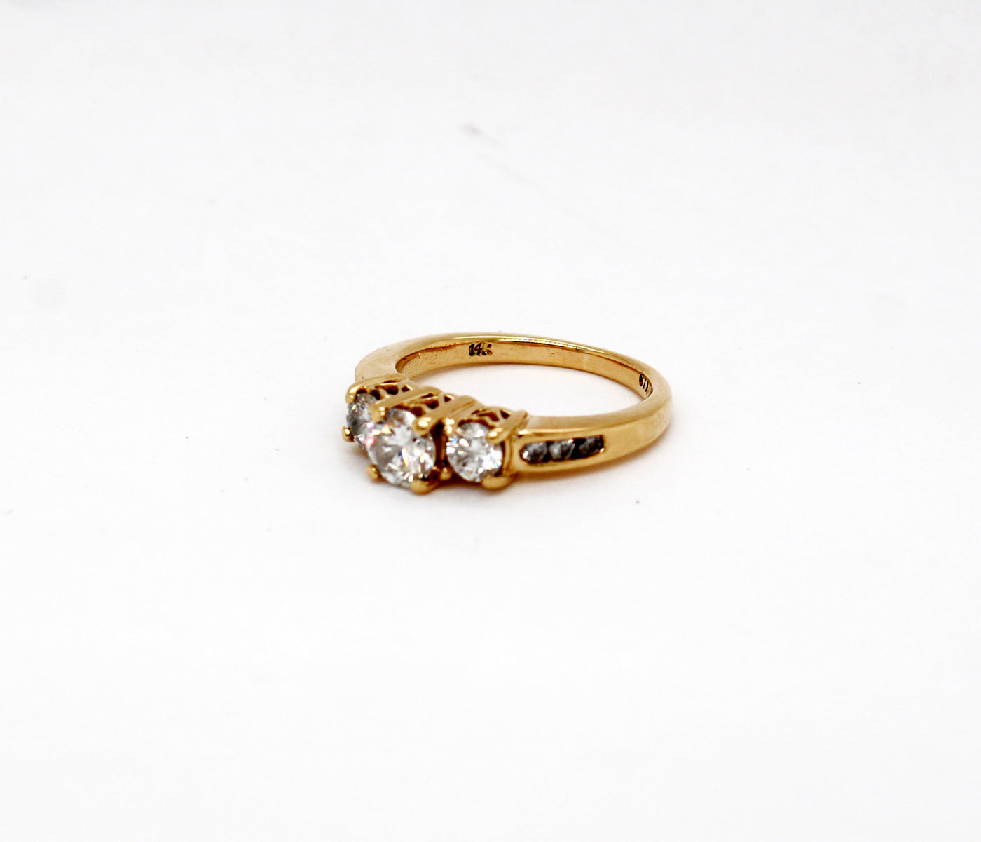 Estate 14KY 1.00 Cttw Diamond 3 Stone Ring H in Color and SI1 in Clari