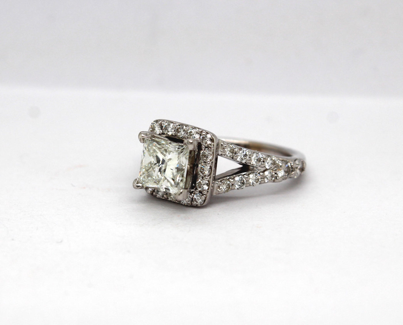 Estate 18KW Diamond Engagement Ring with 1.52 Ct Princess Cut Center H