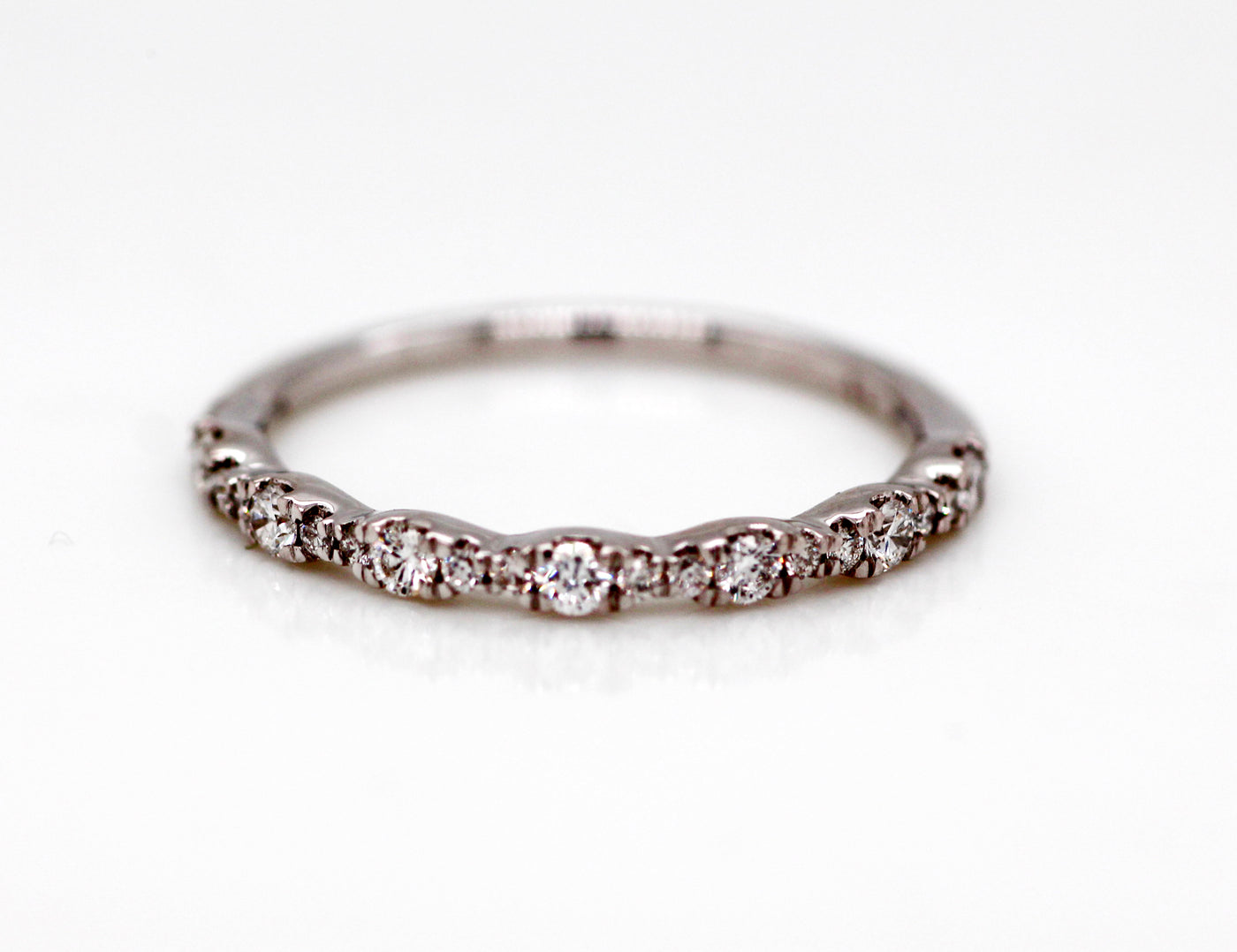 14KW .25 CTTW DIAMOND WEDDING BAND image