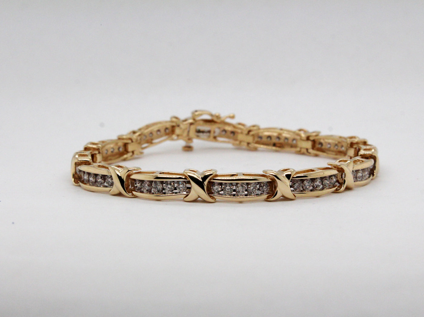 Estate 14KY 2.00 Cttw Diamond Bracelet J-K in Color and SI2 in Clarity