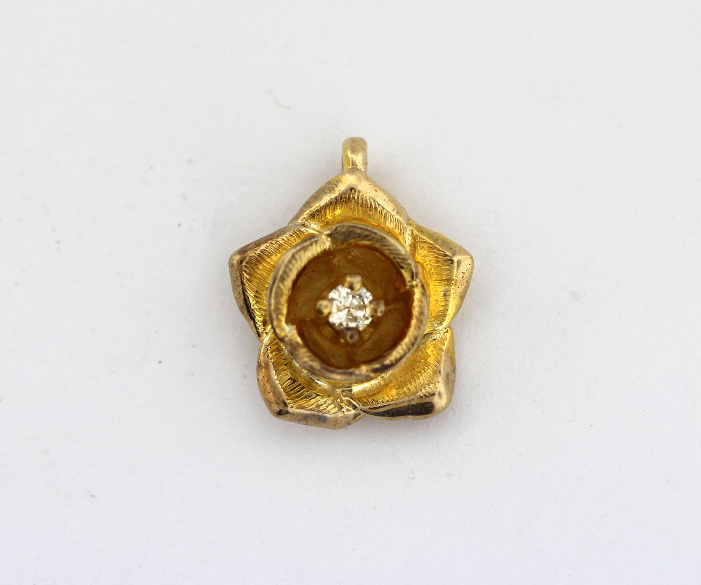 ESTATE 14KY .08 CTTW DIAMOND FLOWER PENDANT J-SI1