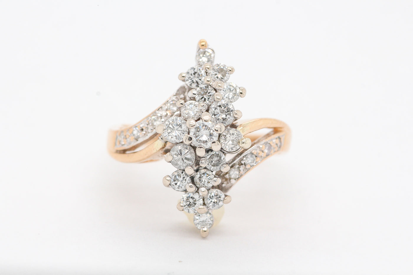 ESTATE 14KTT 1.00 CTTW DIAMOND CLUSTER RING, HI-I1
