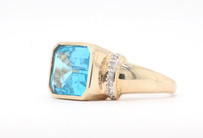 Estate10Ky 9.50 Ct Blue Topaz & Diamond Ring