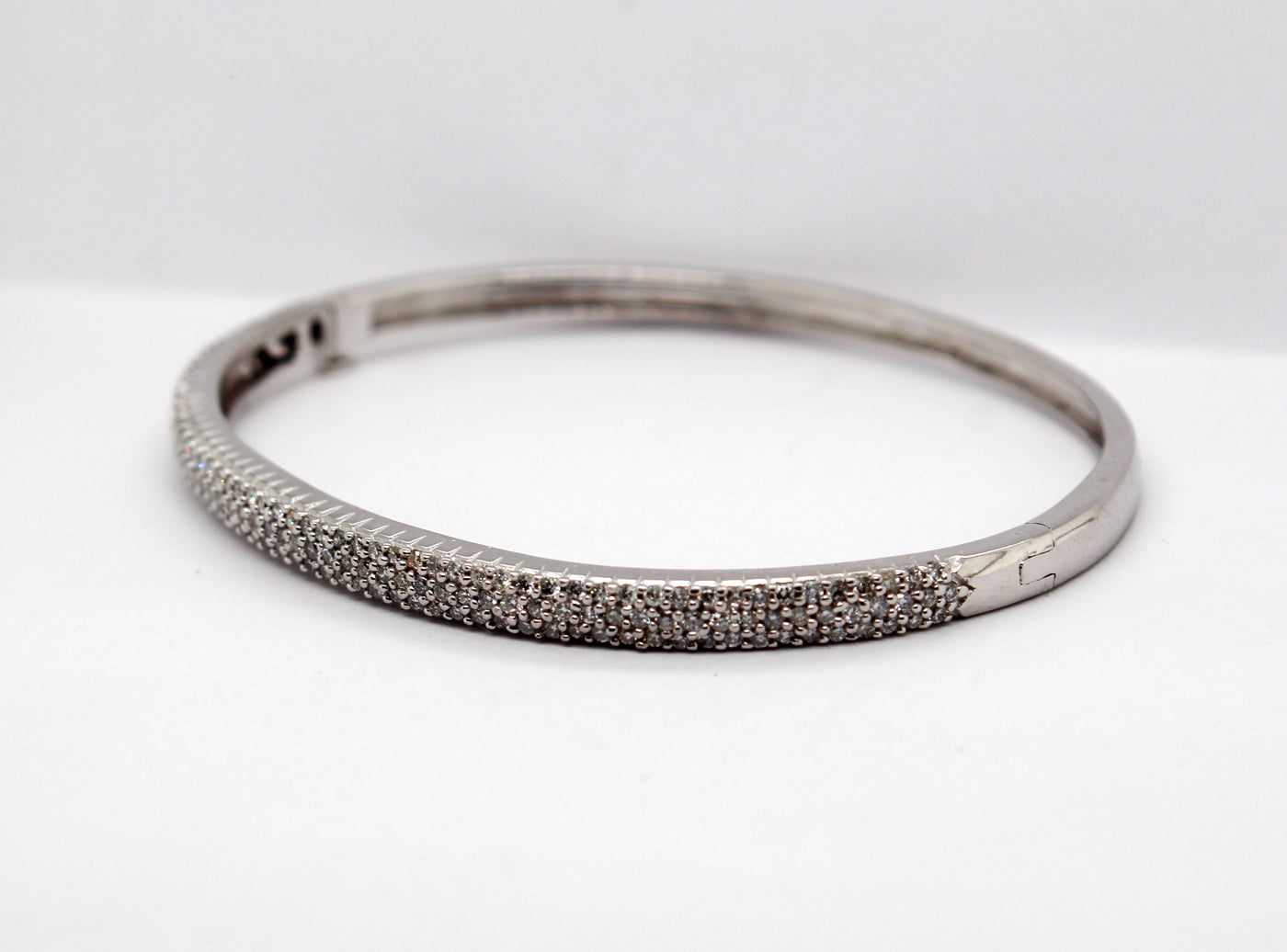 Estate 14KW 1.40 Cttw Diamond Bangle Bracelet
