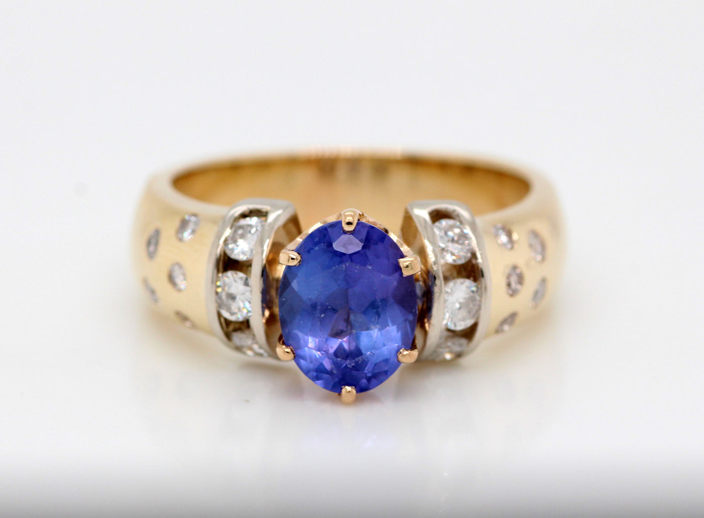 ESTATE 14KY 2.00 CT TANZANITE AND DIAMOND RING .67 CTTW GH-SI1