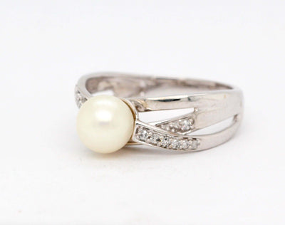 14KW 7.5 mm Pearl and Diamond Ring image