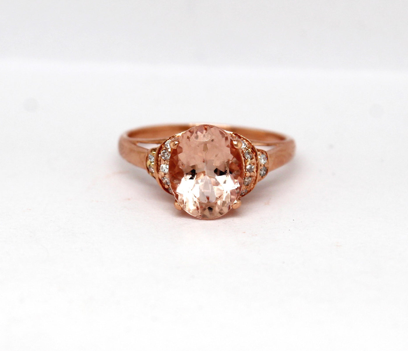 14KR 2.50 Ct Morganite and .10 Cttw Diamond Ring