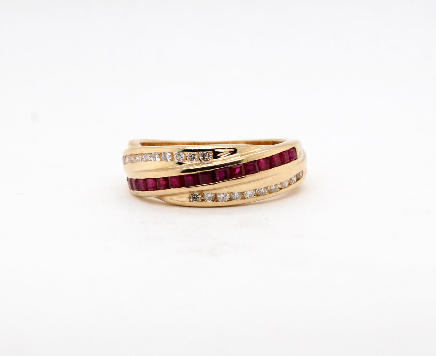 Estate 14KY .20 Cttw Ruby and Diamond Ring, .20 Cttw