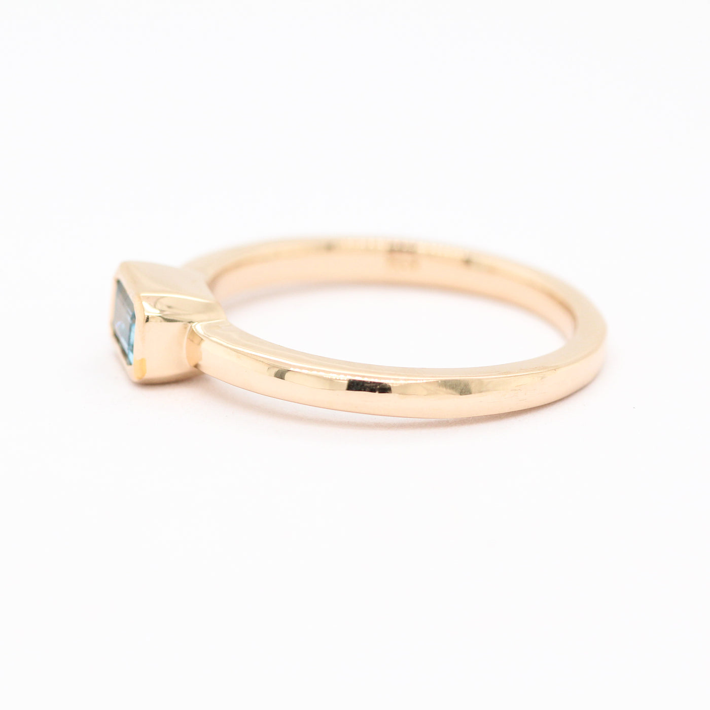 14KY .26 CT EMERALD CUT AQUAMARINE RING