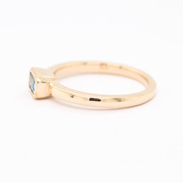 14KY .26 CT EMERALD CUT AQUAMARINE RING