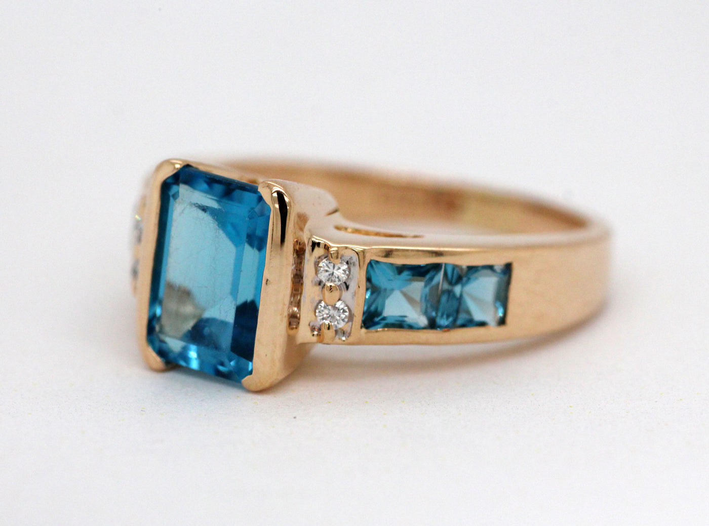 Estate 14KY 3.00 Cttw Blue Topaz and .04 Cttw Diamond Ring