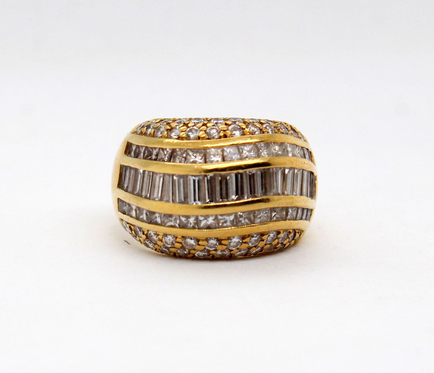 Estate 18KY 3.07 Cttw Diamond JB Star Ring F to G in Color and VS2 in