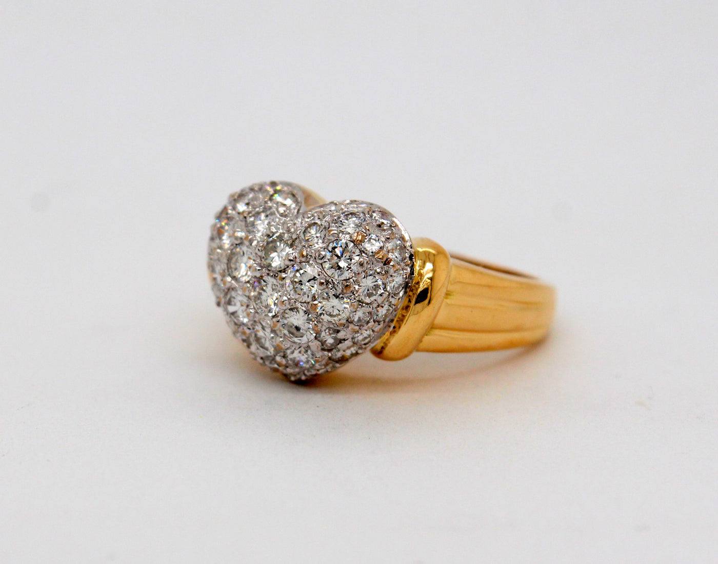 Estate 18KY 1.05 Cttw Diamond Dome Heart Ring G to H in Color and SI1