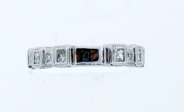 18KW .25 CTTW DIAMOND SEMI-MOUNT
