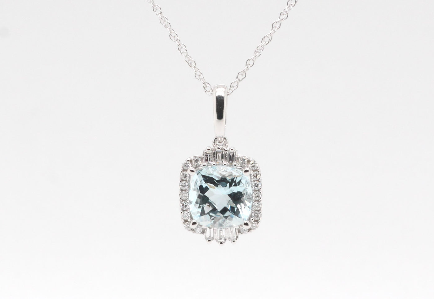 14KW 1.90 Ct Aquamarine and Diamond Pendant