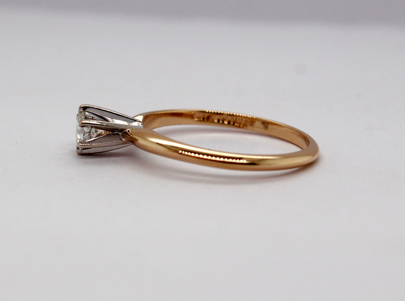 14KY .25 Ct Round Brilliant Diamond Solitaire Ring