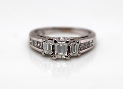 18KW .85 Cttw Diamond Three Stone Style Ring G-VS2