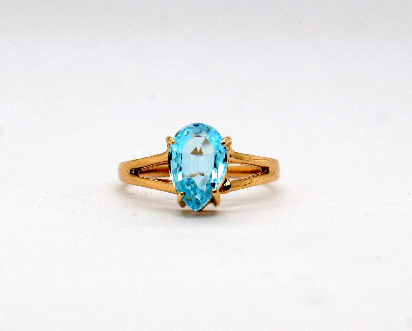 Estate 14KY 2.10 Cttw Blue Topaz Ring