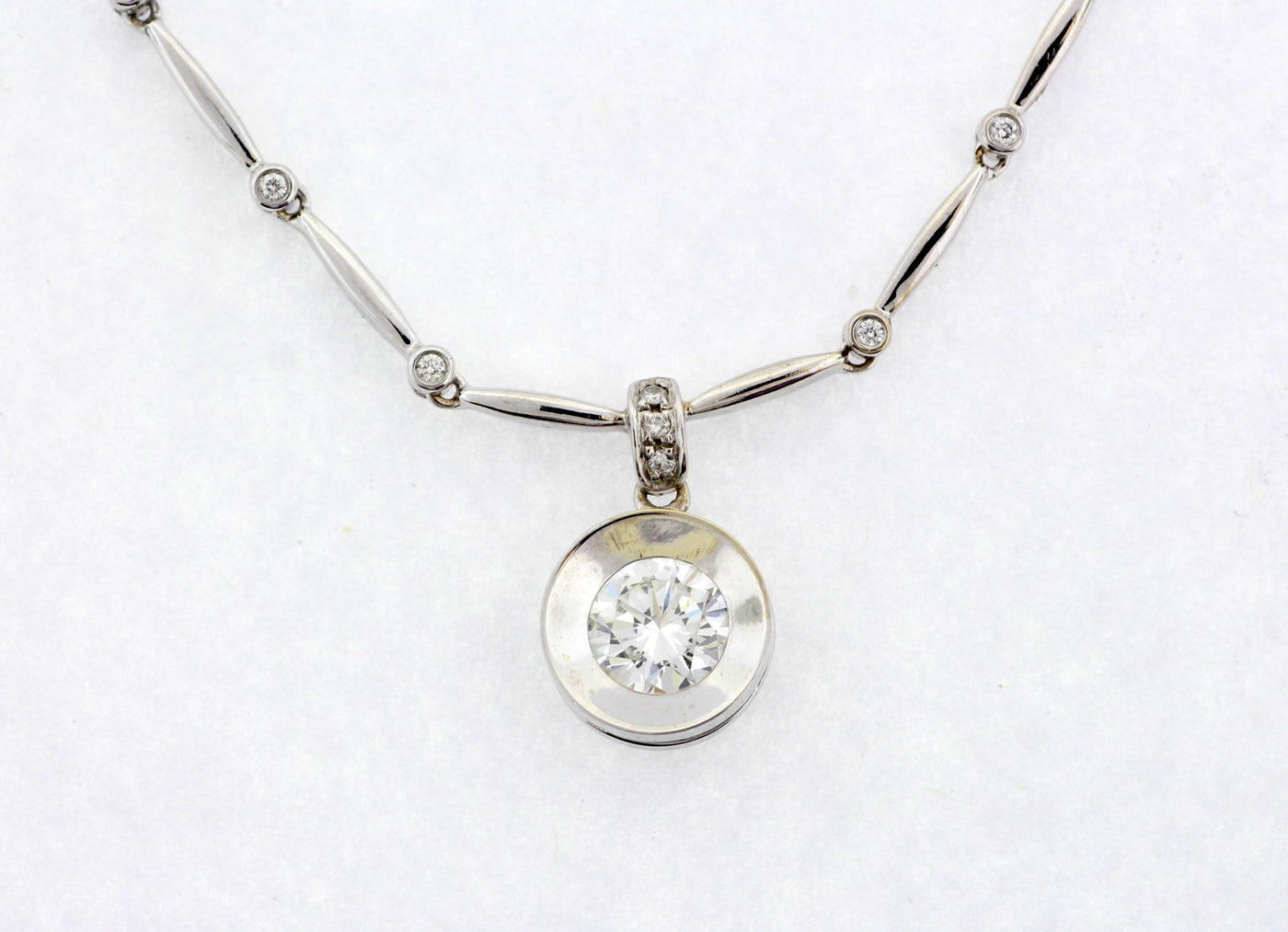 14KW 1.27 CTTW DIAMOND NECKLACE .90 CT ROUND CENTER G-VS2 N1363