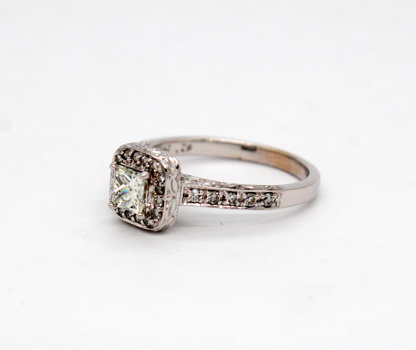 Estate 14KW .76 Cttw Diamond Engagement Ring