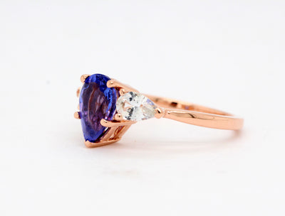 Estate 14KR 1.60 Ct Tanzanite and 1.00 Cttw White Sapphire Ring