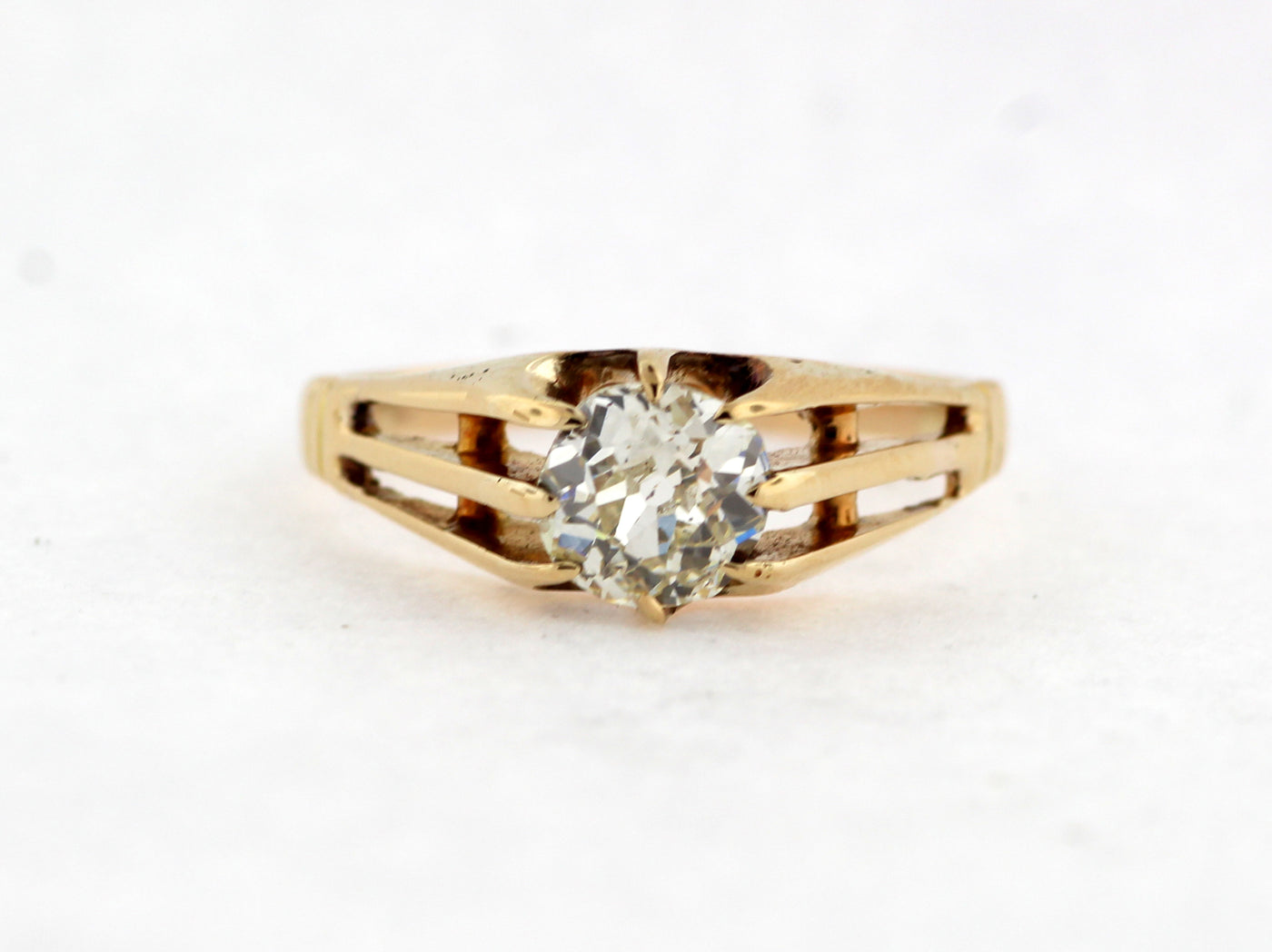 14KY .85 CT OLD MINE CUT DIAMOND RING J-SI1 N1393
estate ring has por