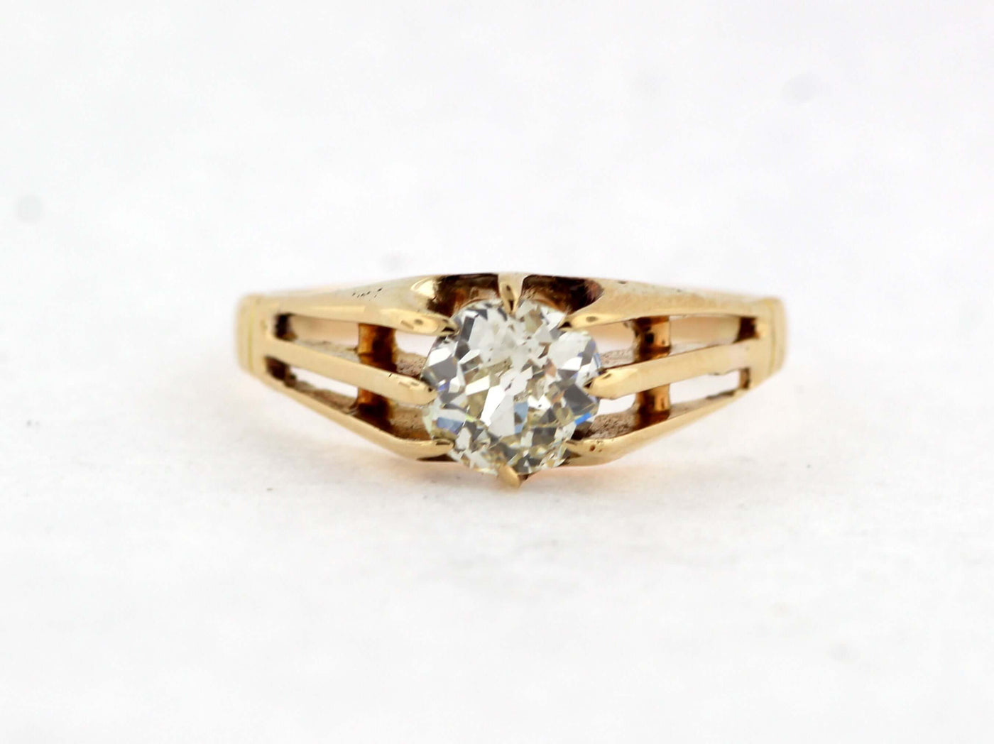 14KY .85 CT OLD MINE CUT DIAMOND RING J-SI1 N1393
estate ring has por