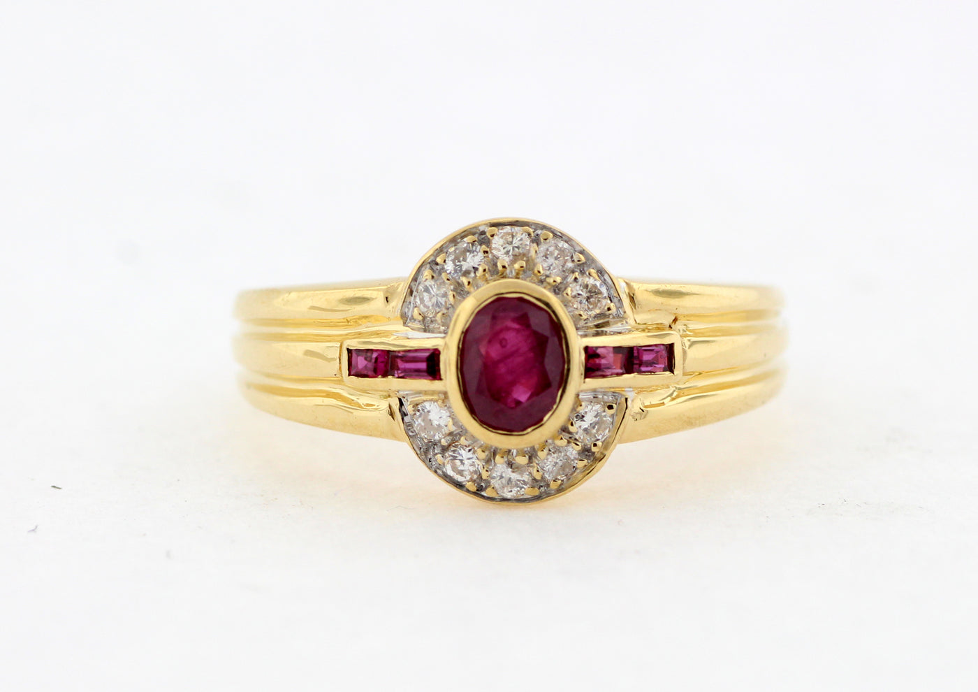 ESTATE 18KY .40 CT RUBY AND DIAMOND RING .24 CTTW